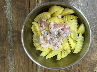 Kepta bulvė su šonine ir rozmarinu maišelyje Žingsnis 6