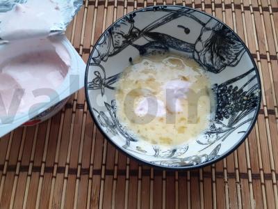 Kiaušinių-kukurūzų ritinys su vynuogėmis Žingsnis 2