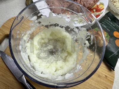 Kotletai su sūriu per 35 minutes Žingsnis 1