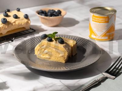 Biskvitinis ritinys su varškės kremu pagrindine nuotrauka