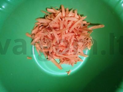 Morkų ir daikono salotas per 10 minučių Žingsnis 1