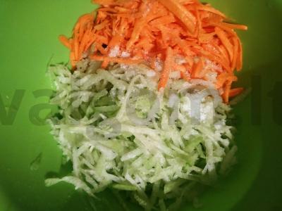Morkų ir daikono salotas per 10 minučių Žingsnis 2