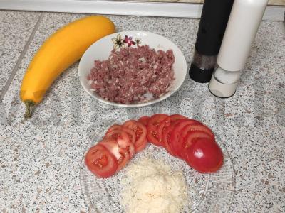 Cukinijos, įdarytos mėsa ir pomidorais Žingsnis 3