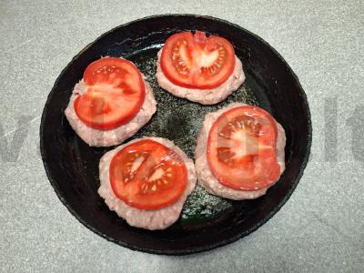 Patingėlių kotletai su pomidorais ir mocarela Žingsnis 2