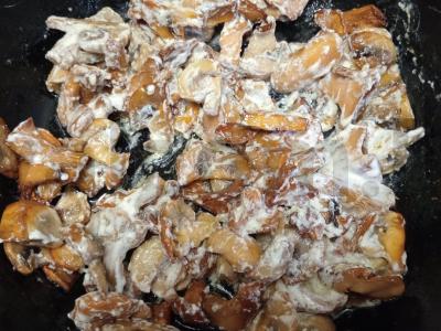 Šampinjonų ir voveraičių žiuljenas Žingsnis 8