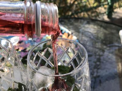 Kokteilis su rožių žiedlapių sirupu Žingsnis 2