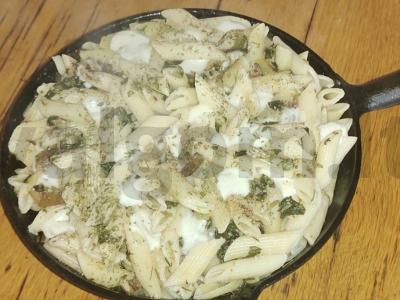 Makaronai su mocarela ir snytimi pagrindine nuotrauka