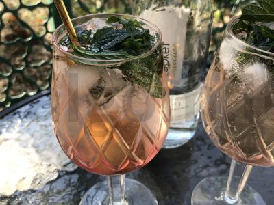 Kokteilis su rožių žiedlapių sirupu Žingsnis 6