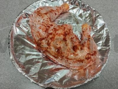 Kepti vištienos šlaunelės marinate su paprika Žingsnis 3