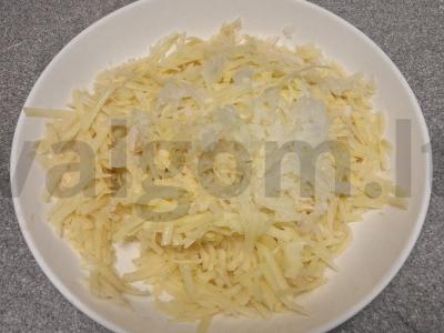 Bulviniai blynai su rūkytomis dešromis, svogūnais ir česnaku Žingsnis 2