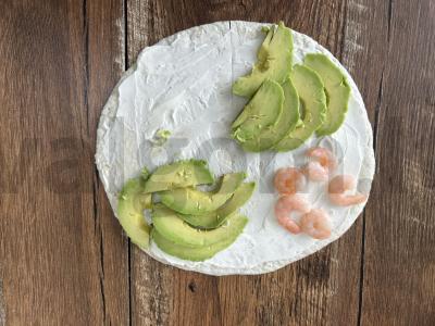 Tortilija su avokadu ir krevetėmis Žingsnis 6
