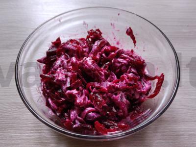 Sumuštiniai su burokėliais, kiaušiniu ir silke Žingsnis 1