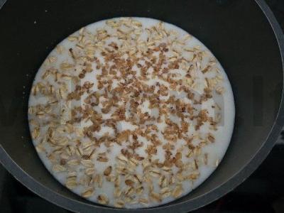 Pieninė košė iš avižinių ir grikių dribsnių su braškių uogiene Žingsnis 3