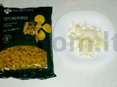 Laivyno vakarienė su makaronais ir troškiniu Žingsnis 1