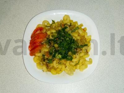 Laivyno vakarienė su makaronais ir troškiniu pagrindine nuotrauka