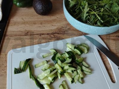 Salotas su žalumynais ir halumi sūriu Žingsnis 2