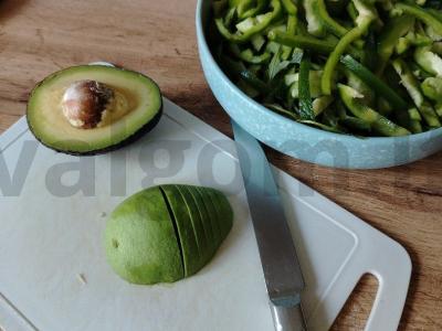 Salotas su žalumynais ir halumi sūriu Žingsnis 4