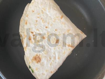 Tortilija su kumpiu ir sūrio padažu Žingsnis 11