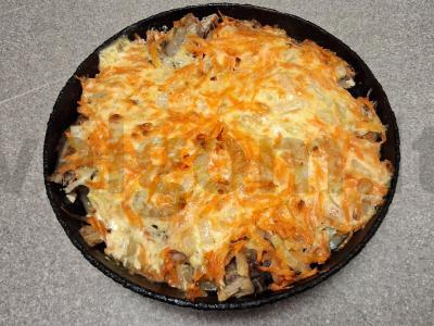 Pūgžlys, keptas po svogūnais ir morkomis Žingsnis 5