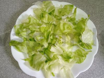 Salotas su keptais baklažanais ir aštriu grietinės padažu Žingsnis 1