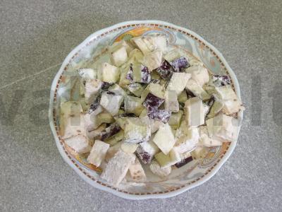 Salotas su keptais baklažanais ir aštriu grietinės padažu Žingsnis 5