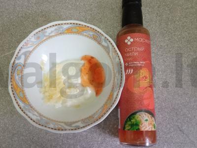 Salotas su keptais baklažanais ir aštriu grietinės padažu Žingsnis 9