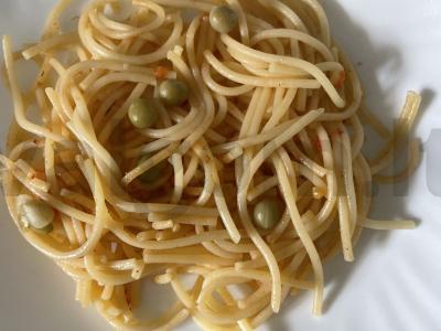 Spagečiai su smulkintu pomidoru ir žaliaisiais žirneliais Žingsnis 7