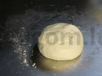 Pica su rūkytomis dešromis ir kaparėliais Žingsnis 5