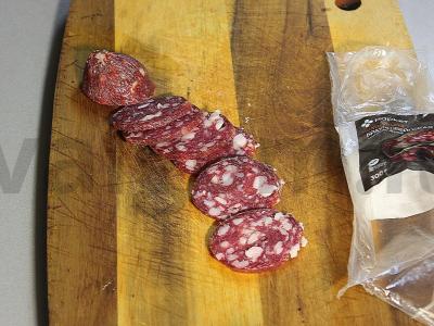 Pica su rūkytomis dešromis ir kaparėliais Žingsnis 8