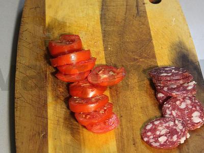 Pica su rūkytomis dešromis ir kaparėliais Žingsnis 9