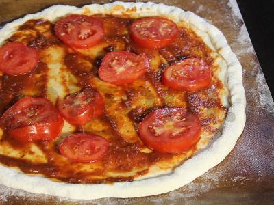 Pica su rūkytomis dešromis ir kaparėliais Žingsnis 11