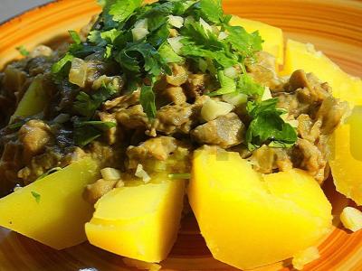 Kepti sviestiniai grybai grietinėlės padaže su bulvėmis pagrindine nuotrauka