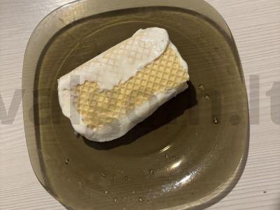 Greitas desertas iš vanilinio ledų, braškių ir lazdyno riešutų Žingsnis 3