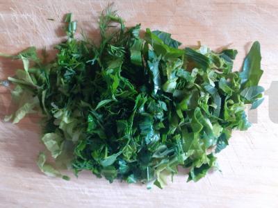 Salotas su pomidorais, žolelėmis ir majonezo padažu Žingsnis 1