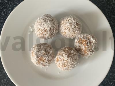 Avižinių sausainių pyragėliai su vyšniomis pagrindine nuotrauka