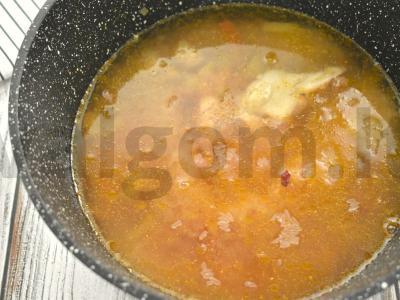 Plovas su daržovėmis ir vištiena vakarienei Žingsnis 5