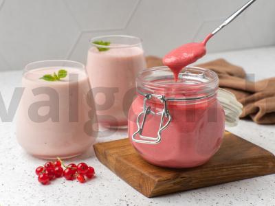 Raudonųjų serbentų kurdas pagrindine nuotrauka