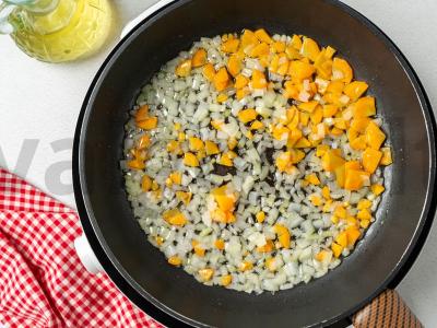 Grikių košė su troškiniu pagal pirklių receptą Žingsnis 2