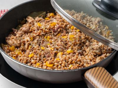 Grikių košė su troškiniu pagal pirklių receptą Žingsnis 5