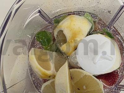 Mojitas „Namų“ su braškėmis ir citrina Žingsnis 5
