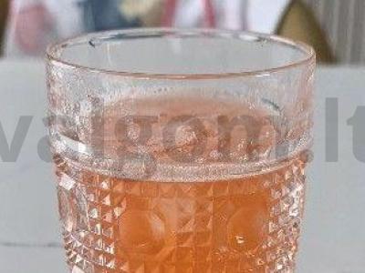 Mojitas „Namų“ su braškėmis ir citrina pagrindine nuotrauka