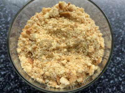 Desertas su kukurūzų dribsniais, sausainiais ir jogurtu Žingsnis 5