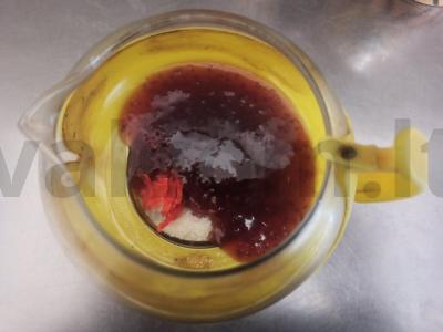 Kvapnus arbata su imbieru, juodųjų serbentų lapais ir avietėmis Žingsnis 1