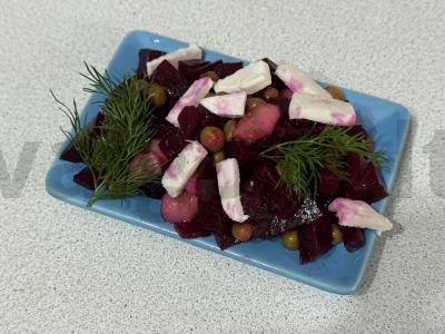 Burokėlių salotas su česnaku ir mocarela Žingsnis 3