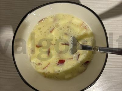 Greitas obuolių keksiukas vienam Žingsnis 10