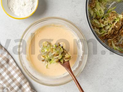 Cukinijų ir baklažanų bulviniai blynai Žingsnis 5