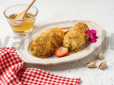 Rytietiški vamzdeliai iš kataifi tešlos pagrindine nuotrauka