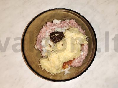 Kiaulienos kotletai su bulvėmis ir adžika Žingsnis 4