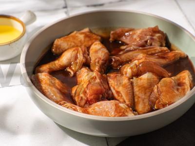 Aštrūs vištienos sparneliai pomidorų glazūroje Žingsnis 2