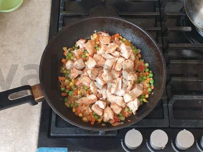 Kinietiška vištiena su žemės riešutais ir daržovėmis Žingsnis 7